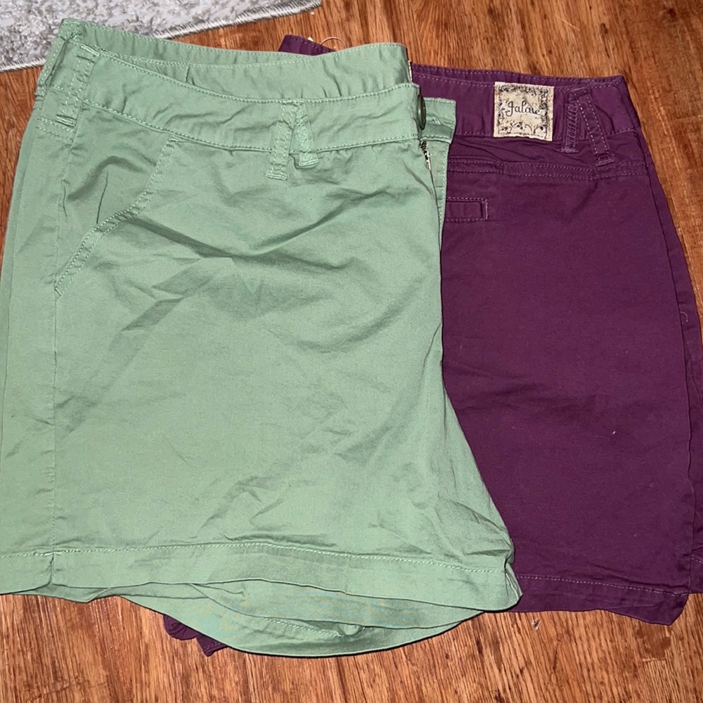 ☀️ 2/$10 Lot of 2 used excellent condition shorts